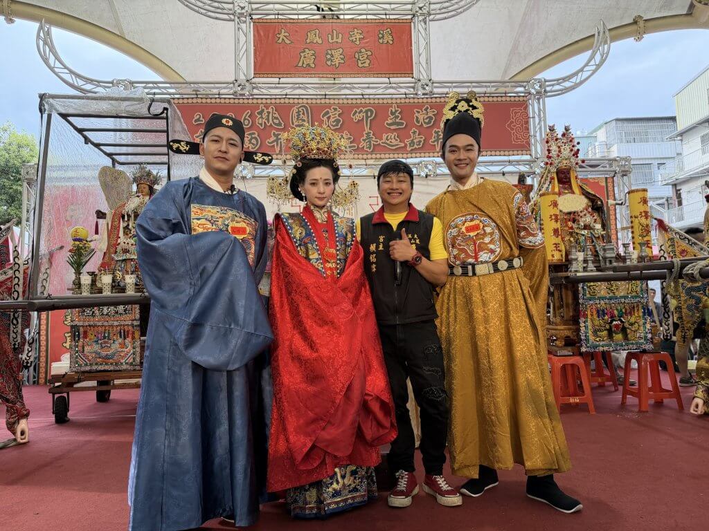 第三屆神行盃9月前進高雄 草爺與柯大堡推廣四驅車文化 草爺與柯大堡宣布第三屆神行盃將於高雄岡山城隍殿登場 結合四驅車競技與廟宇文化