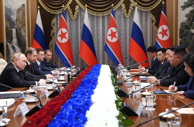 俄羅斯總統普丁與朝鮮金正恩簽訂合作協議