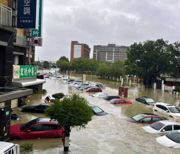 凱米Gaemi 強颱過境 大高雄落雨成災
