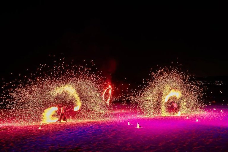 閃亮北海夜、光影與藝術其登場