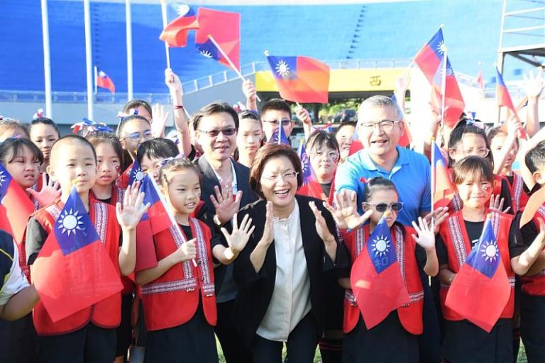 慶祝中華民國113歲 四千人歡聚齊慶生