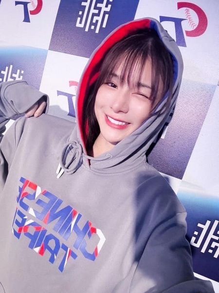 中華棒球チーム優勝 林岱縈喜極而泣