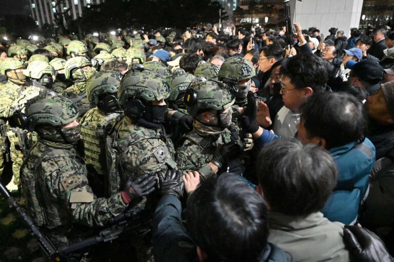 南韓尹錫悅 戒嚴又解嚴 引發群眾不安抗議