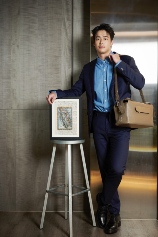 藝人林敬倫開春第一炮 Comptoir 潮洋行 時尚相機包賣翻天