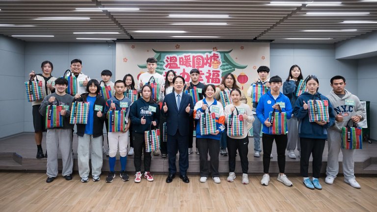 總統出席家扶兒少春節圍爐 期許夢想路上持續前進