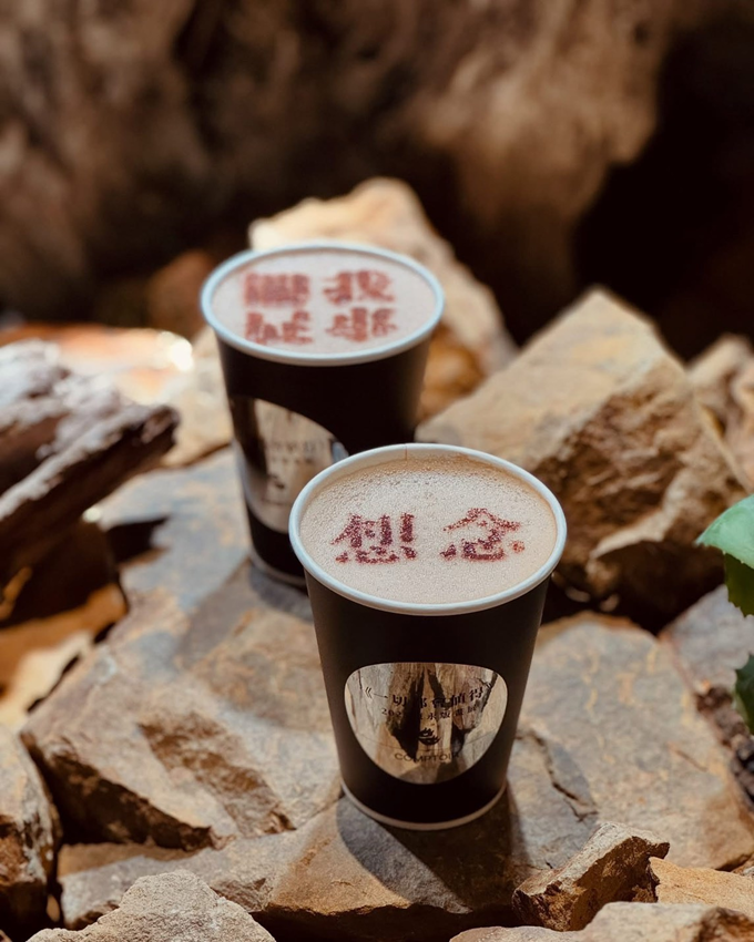 蔡康永「一切都會值得」版畫展登場!潮洋行Jin搶頭香收藏,粉絲冒雨朝聖 蔡康永「一切都會值得」版畫展登場!潮洋行Jin搶頭香收藏,粉絲冒雨朝聖