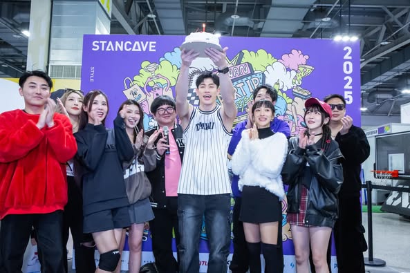 「地表最帥創作型男」熠凱34歲生日！300位藝人、網紅齊聚祝賀，星光熠熠