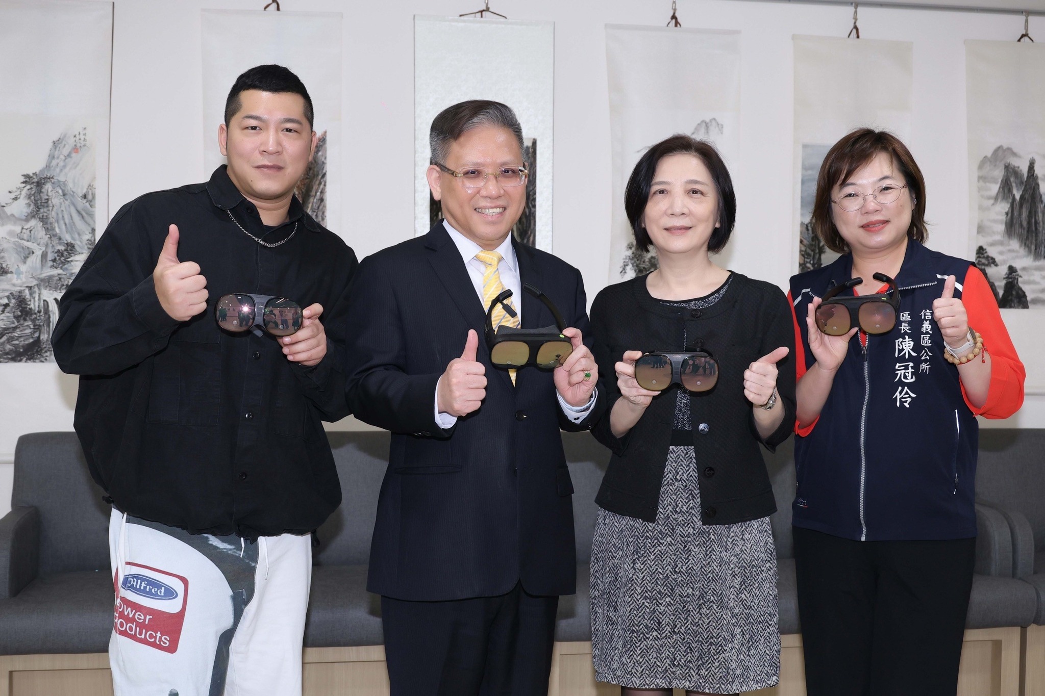 草爺擔任紅心字會公益大使 宣導失智症並預告籌拍電影《黑令旗》