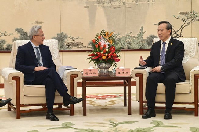 輝達H20晶片禁令重創市值，黃仁勳北京會晤中方推AI合作新局