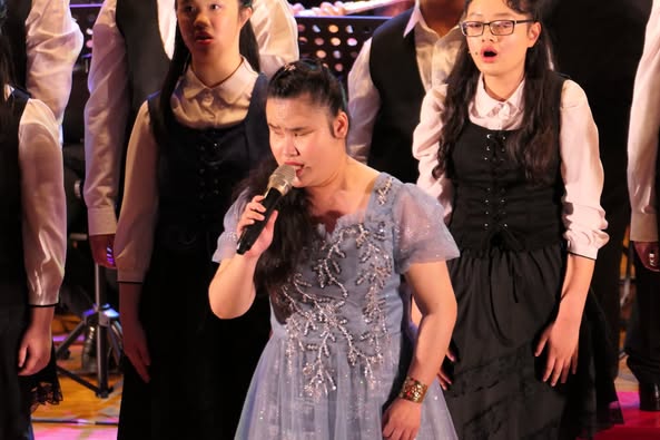 視障歌手天籟視障歌手李宜珮唱出生命無限