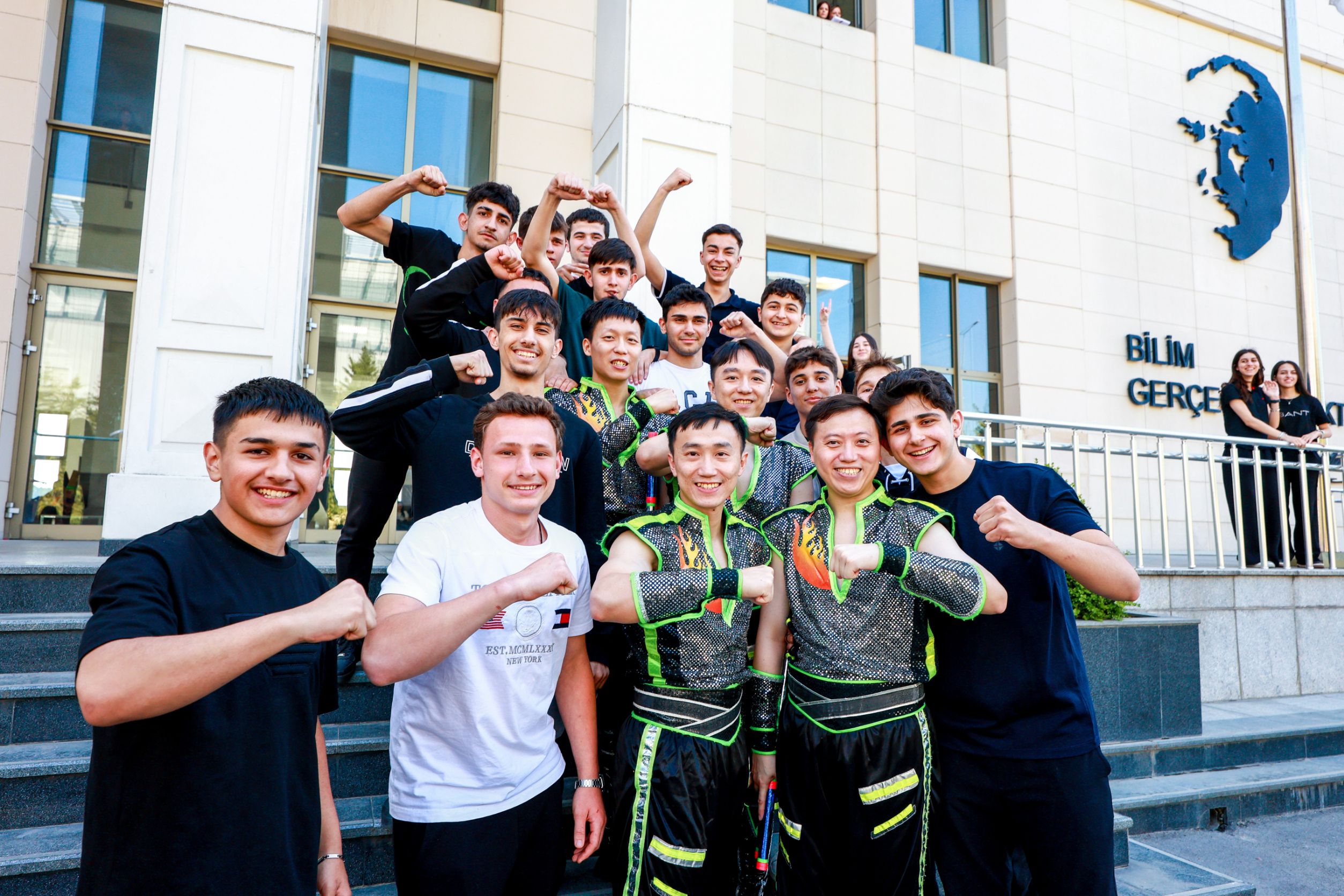 洪道子榮獲頒「愛與和平國際獎」歐亞高峰會肯定推動良心文化貢獻