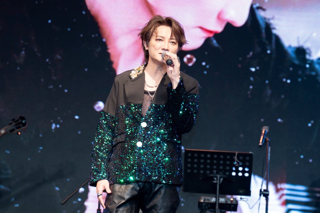 阿沁巡演記者會現場照《記得愛2.0》2025 阿沁與夏娜代言 OSIRIS 現場合影