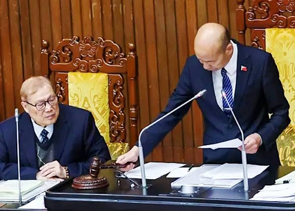 「還假於民」實現!假日條款三讀通過 小年夜、教師節等五天納入全國放假 「還假於民」實現!假日條款三讀通過 小年夜、教師節等五天納入全國放假