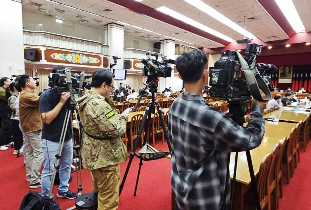 駁雙總裁 楊金龍：主權基金立專法獨立機構、不可無償撥用外匯存底