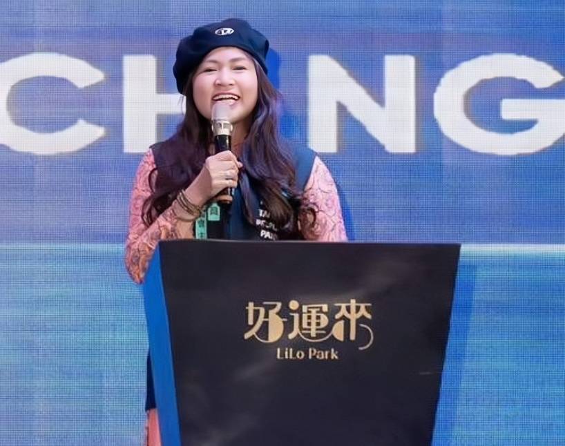 來自多國的女性企業家於2025年世界和平企業家選美大賽台灣決賽中合影留念