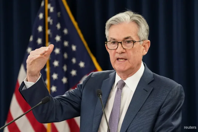 美聯儲主席鮑威爾於記者會上說明通膨與經濟對策