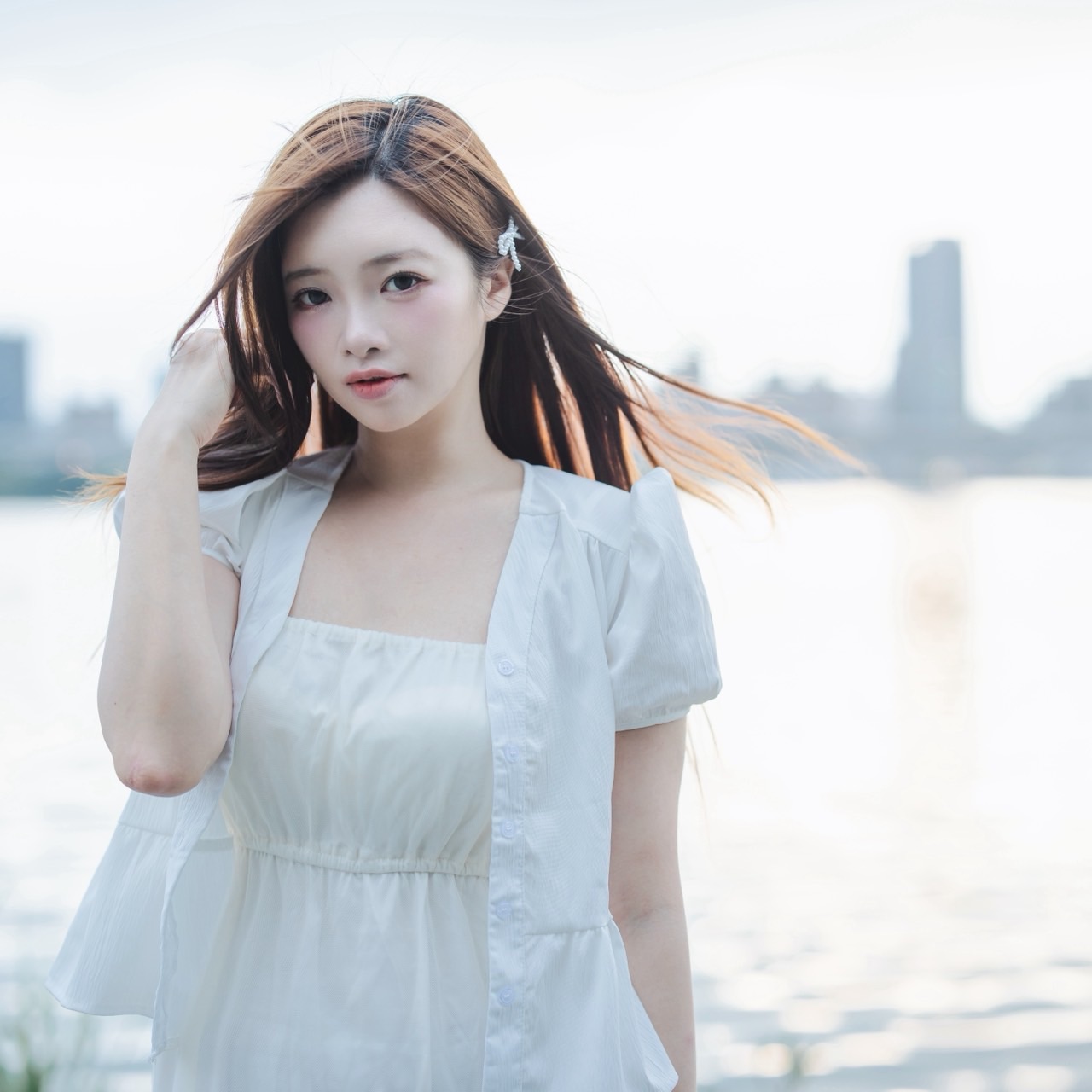 曲羿曲曲錄製台語單曲時的工作照