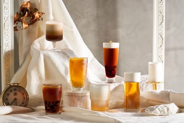 丁特手搖飲「特.好喝」進軍台中!首日爆排隊潮 引爆熱潮 丁特手搖飲「特.好喝」進軍台中逢甲!開幕首日爆排隊潮 引爆烏龍茶熱潮