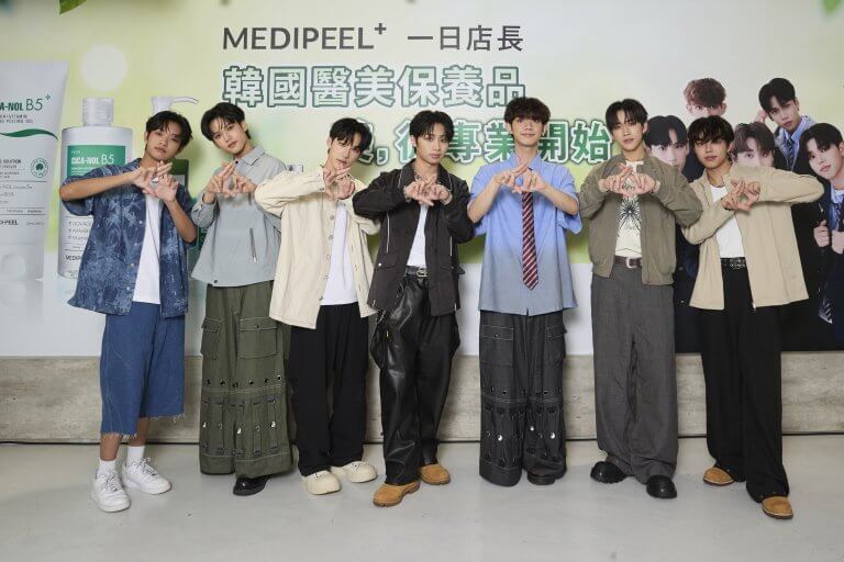 F.F.O 擔任韓國保養品牌 MEDIPEEL 快閃活動一日店長 與粉絲互動現場合照