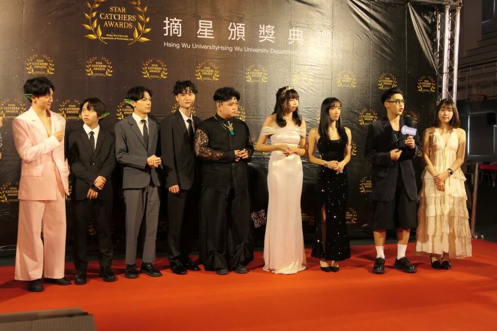 2025醒吾科大摘星獎頒獎典禮現場，陳鼎威與宋庭儀領獎畫面