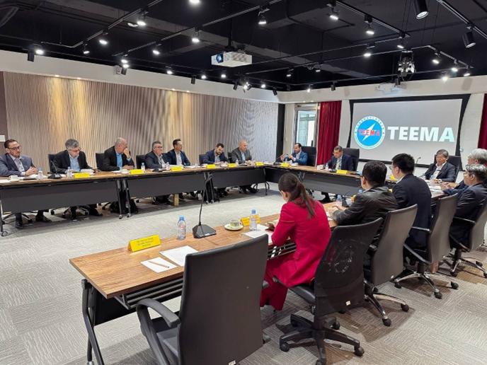 鴻海董事長劉揚偉接任台灣區電機電子工業同業公會理事長，提出全球鏈結與永續願景