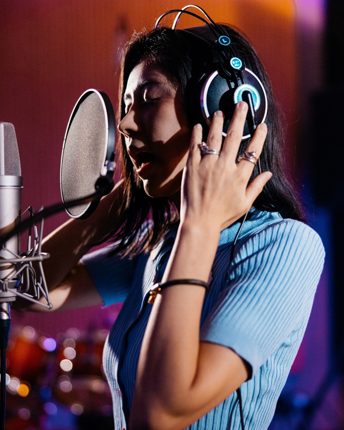 阿卡莎納AKSN單曲《Don’t give a 發》MV 劉玳妍、NIKA合作畫面