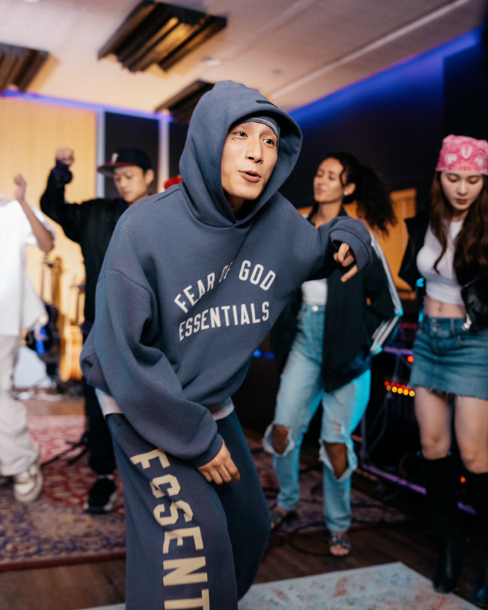 阿卡莎納AKSN單曲《Don’t give a 發》MV 劉玳妍、NIKA合作畫面