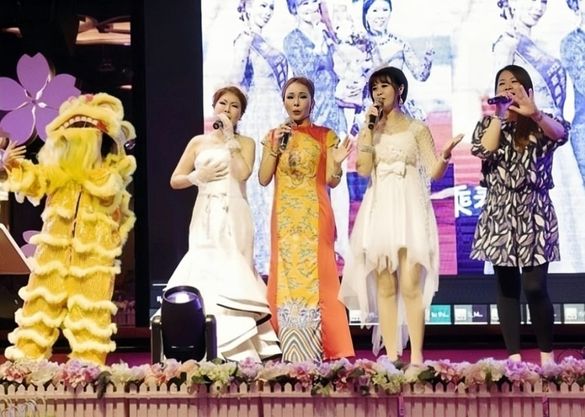 第一屆感恩父親節慈善大會，安琪菈主持並獻唱，嘉賓雲集於桃園柏宴餐廳