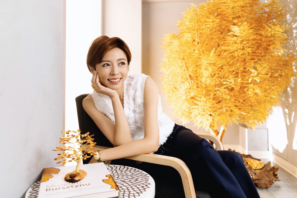 王瞳參觀全台最大琥珀樹，轉運迎來《好運來》高收視