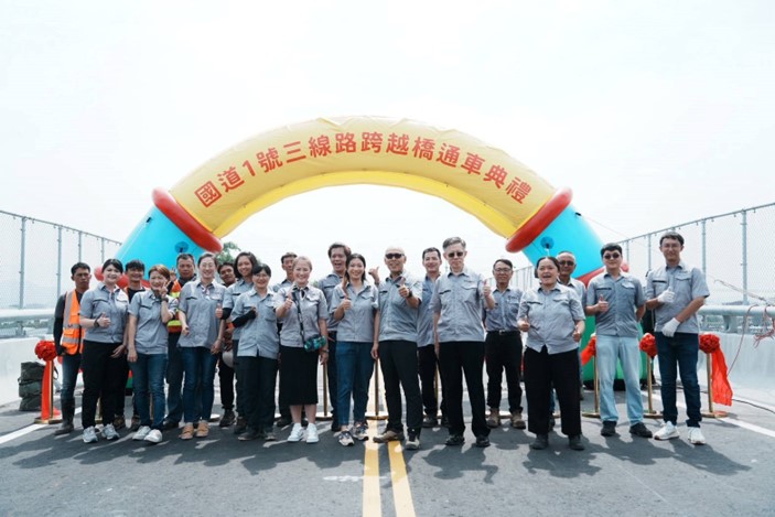 三線路跨越橋提前通車，武恩德營造完成國道1號拓寬首階段工程