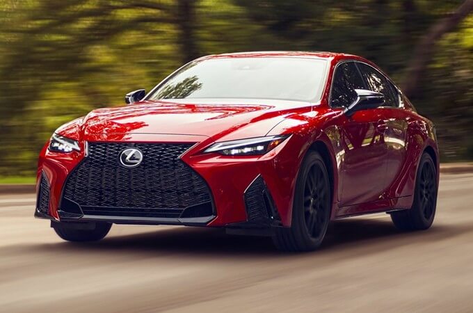 2025年8月台灣新車掛牌數據與LEXUS市佔率 LEXUS 8月掛牌表現亮眼,持續穩坐台灣豪華車市場龍頭