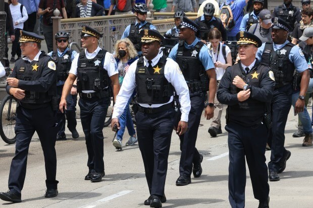 美國前總統川普簽署行政命令提議更名國防部為戰爭部,引發民主黨反彈 美國前總統川普簽署行政命令提議更名國防部為戰爭部,引發民主黨反彈