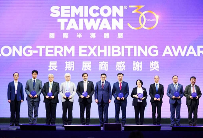 侯永清出席台灣半導體協會年會 談稀土供應鏈策略 台灣半導體協會理事長侯永清於年會演講,說明稀土管制對產業影響及供應鏈韌性策略