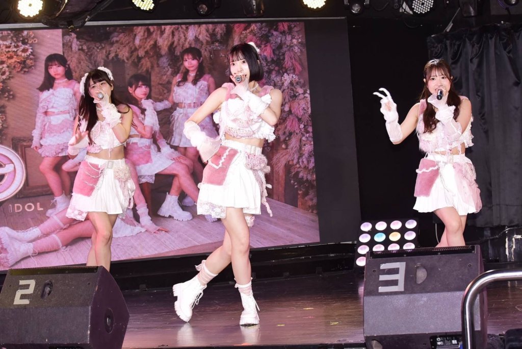 SORRY.IDOL 首度來台街頭發海報邀粉絲 公演成功舉行 SORRY.IDOL 成員在台北街頭親自發放公演宣傳海報