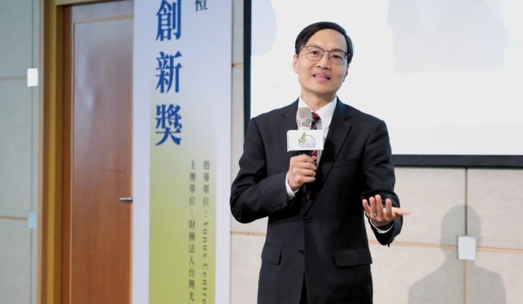 尤努斯創新獎頒獎典禮，學生組與社會組得獎團隊合照