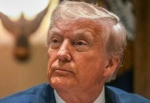 美國參議院否決川普全球關稅案 共和黨分裂與最高法院審理成焦點 美國參議院以51票對47票否決川普全球關稅案,四名共和黨議員倒戈。