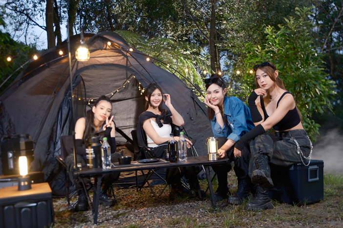 SVETA心動女孩〈耍心機 Mind Game〉MV由金志遙執導，重現經典天王造型