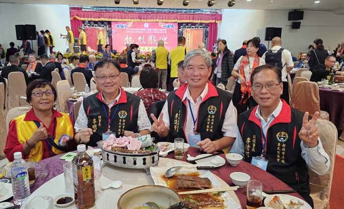 世界李氏宗親總會2025懇親大會盛況 李全教總會長帶領宗親進場,2025世界李氏宗親大會於三重體育館盛大舉行