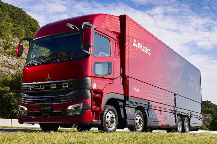 FUSO New Super Great 台灣上市 重型卡車 FUSO New Super Great 在台亮相,台灣戴姆勒亞洲商車宣布預售接單突破百台