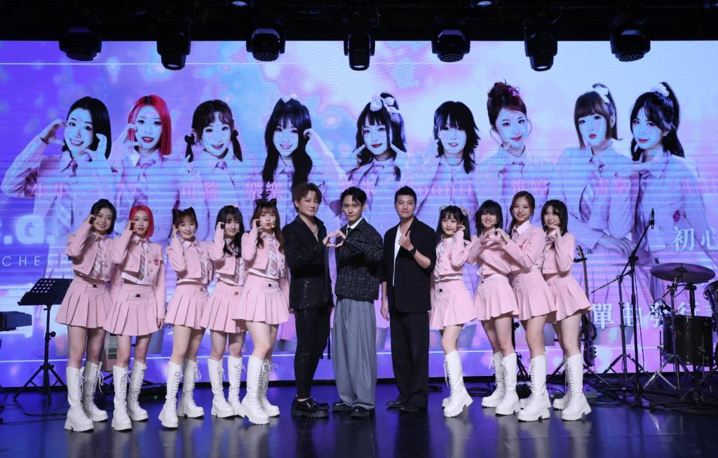 阿沁與L.C.G.勵齊女孩出席記得愛聖誕公益活動，呼籲社會關注弱勢