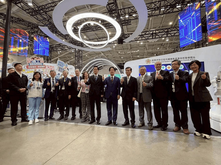 麥玉珍委員在台灣醫療科技展與南向國家團隊交流