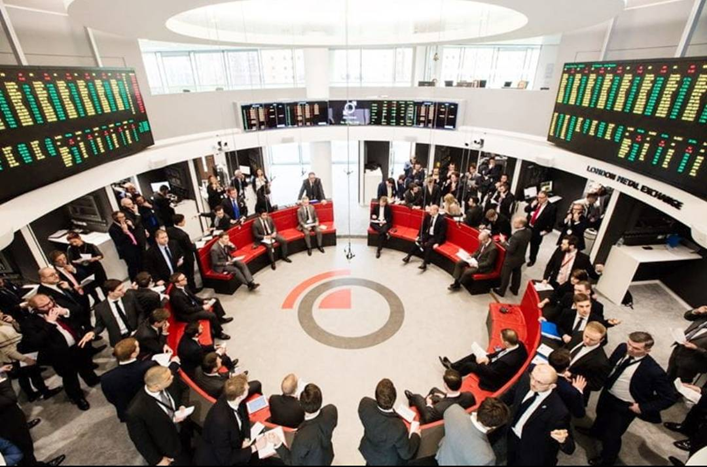 銅價高檔震盪 LME銅市供需趨勢 國際銅價在降息預期與供應受限支撐下維持高檔震盪