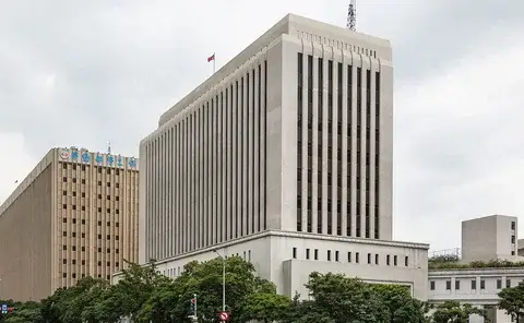 中央銀行總裁楊金龍在財金公司年會發表支付數位化與CBDC演說"