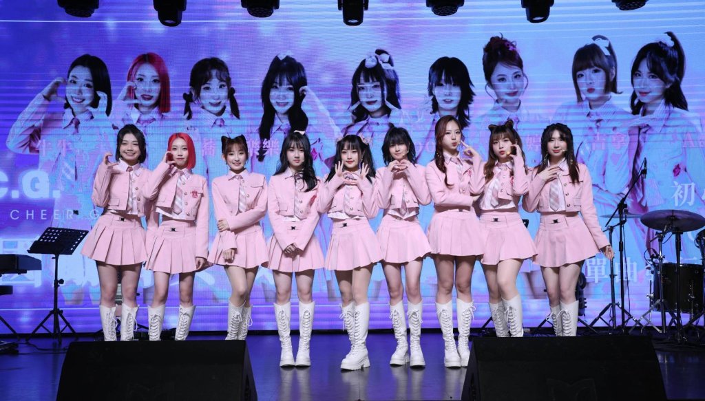 阿沁與L.C.G.勵齊女孩出席記得愛聖誕公益活動，呼籲社會關注弱勢