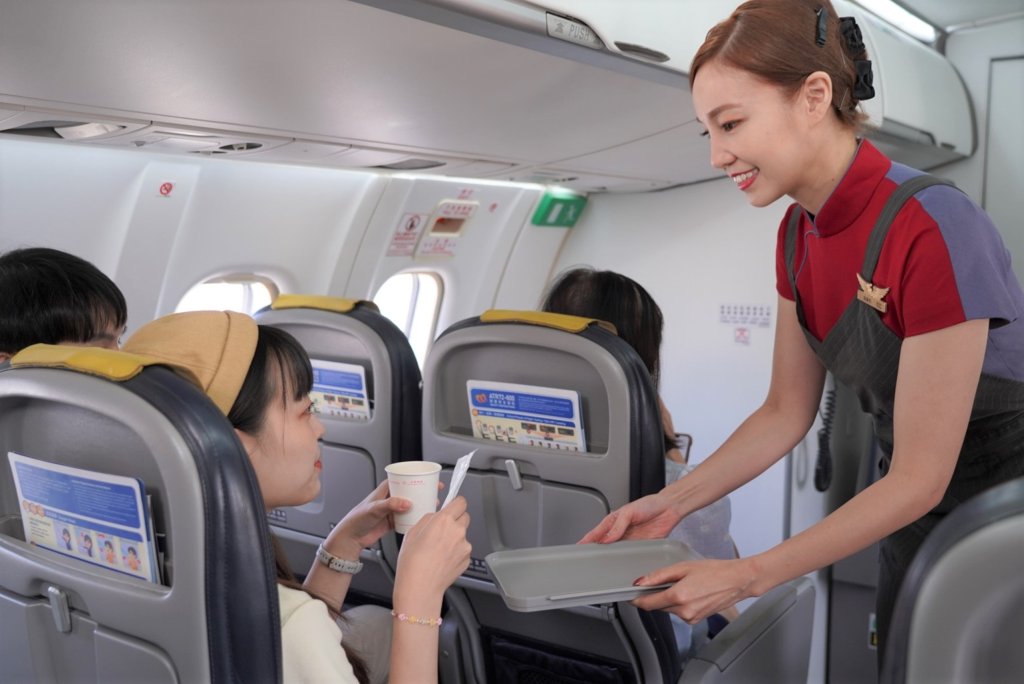 華信航空 ATR 2.0 渦輪螺旋槳客機 強化台灣離島航班