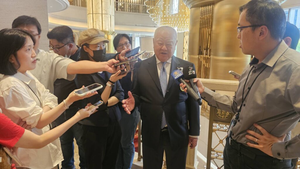 三三會2026年4月例會由劉憶如主講中東衝突情勢下的全球經濟，分析能源、供應鏈與台灣經濟影響