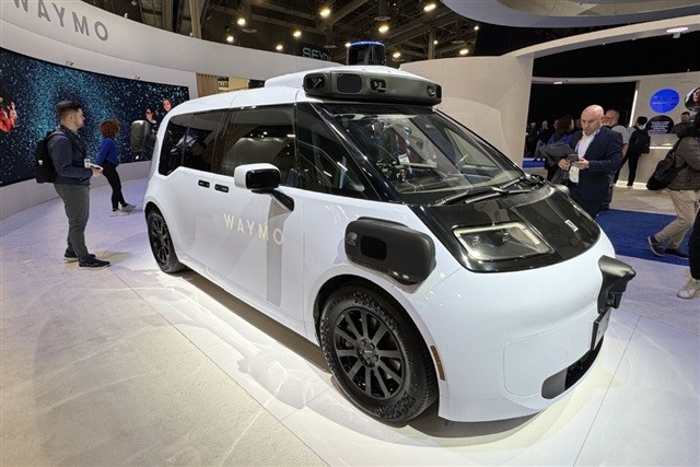 無人車時代來臨，特斯拉 Cybercab 與全球自動駕駛計程車加速布局