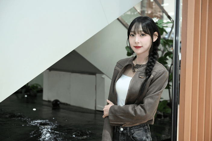 鄭熙靜出席先亞時尚香氛活動化身一日店長分享香水習慣