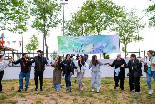 太極門親善文化訪問團在土耳其伊斯坦堡Avcılar Coastal Park舉行和平文化交流活動