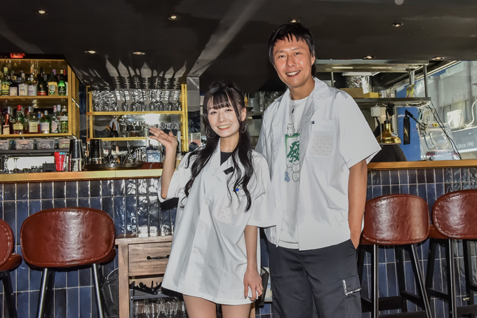 張啟樂與陸子玄出席港式餐飲劇場《熱鬧茶樓流行榜頒獎典禮》記者會